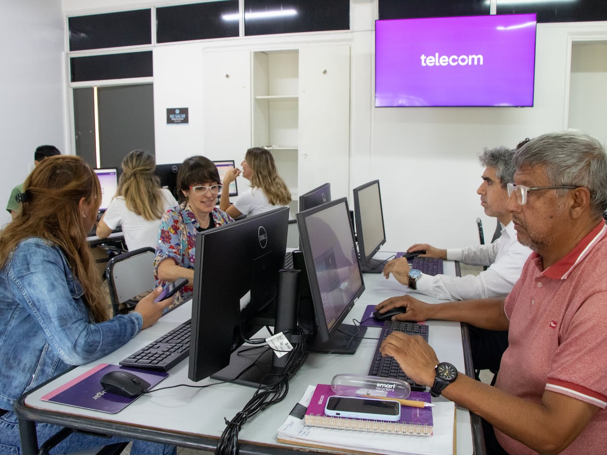 CAPACITACIÓN. Telecom presenta una nueva edición de Nuestro Lugar, el ciclo de desarrollo profesional docente que fomenta el uso de herramientas digitales en el ámbito educativo. (Gentileza Telecom)