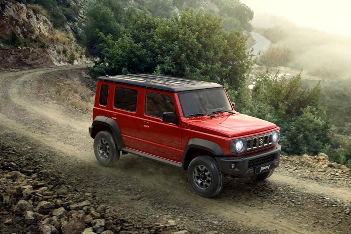 Sigue con la misma configuración de la versión tres puertas, motor 1.5 naftero de 100 CV y 130 Nm.