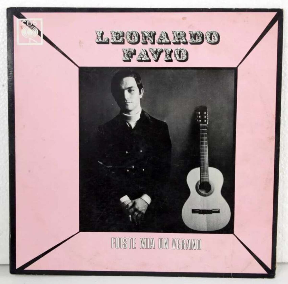 Con el éxito de sus canciones, Favio podía pagar sus películas.