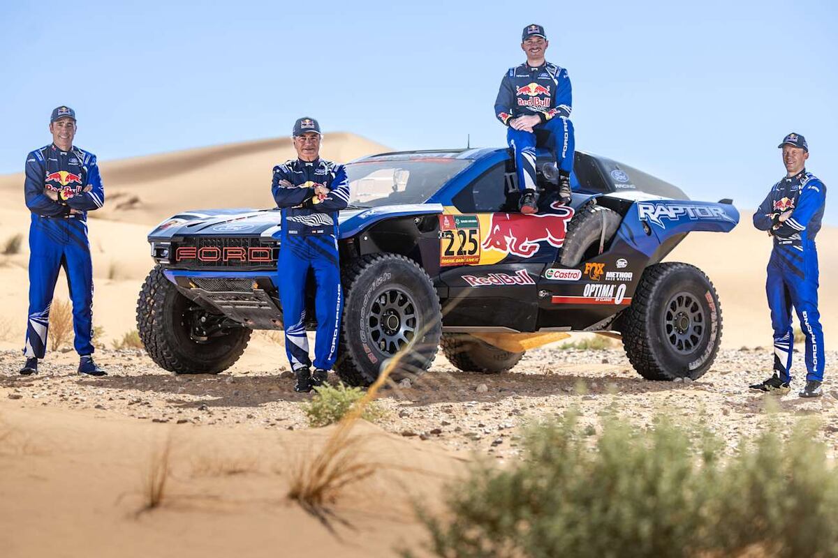 El Dakar 2026, tendrá una intensa lucha por el triunfo como el  equipo Toyota Gazoo Racing, Ford Raptor, Dacia Sandrider y el novísimo EBRO 4x4. //Prensa ASO.
