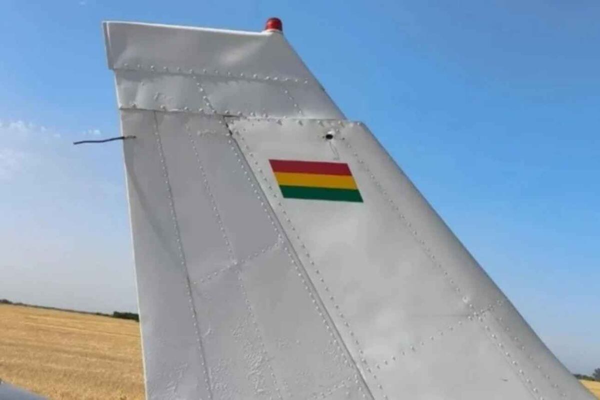 La avioneta exhibe una insignia boliviana.(Gentileza Sol Play 91.5)