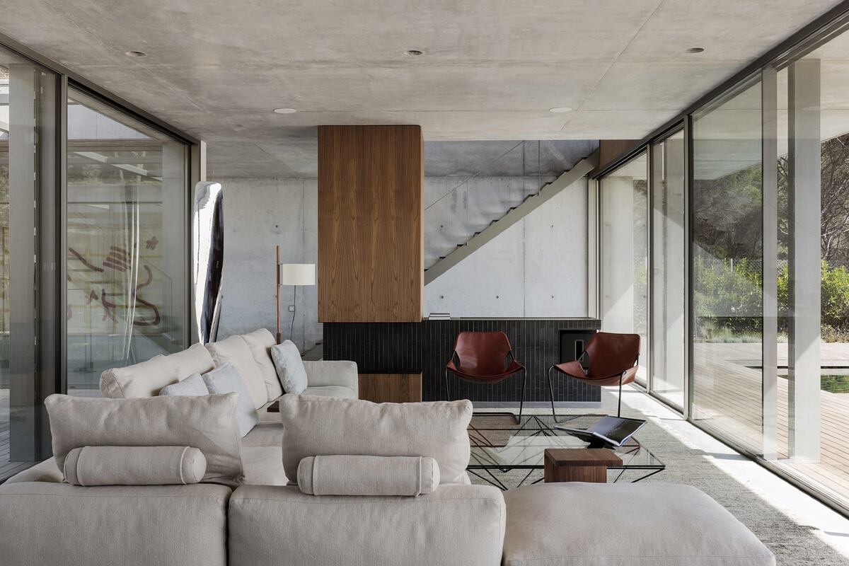 El brutalista suavizado es una reinterpretación con un enfoque más cálido, habitable y sensorial. Meritxell Arjalaguer.