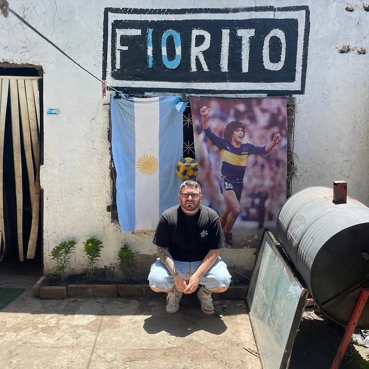 "Gracias Fiorito. Ciudad de D10S", escribió el exfutbolista y entrenador de fútbol Italo-argentino.