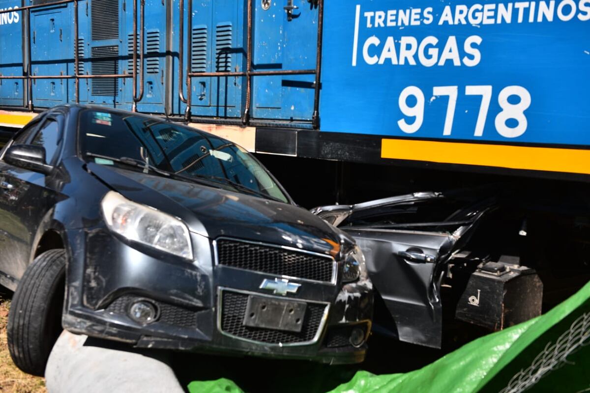 Así quedó el auto. (José Gabriel Hernández/La Voz)