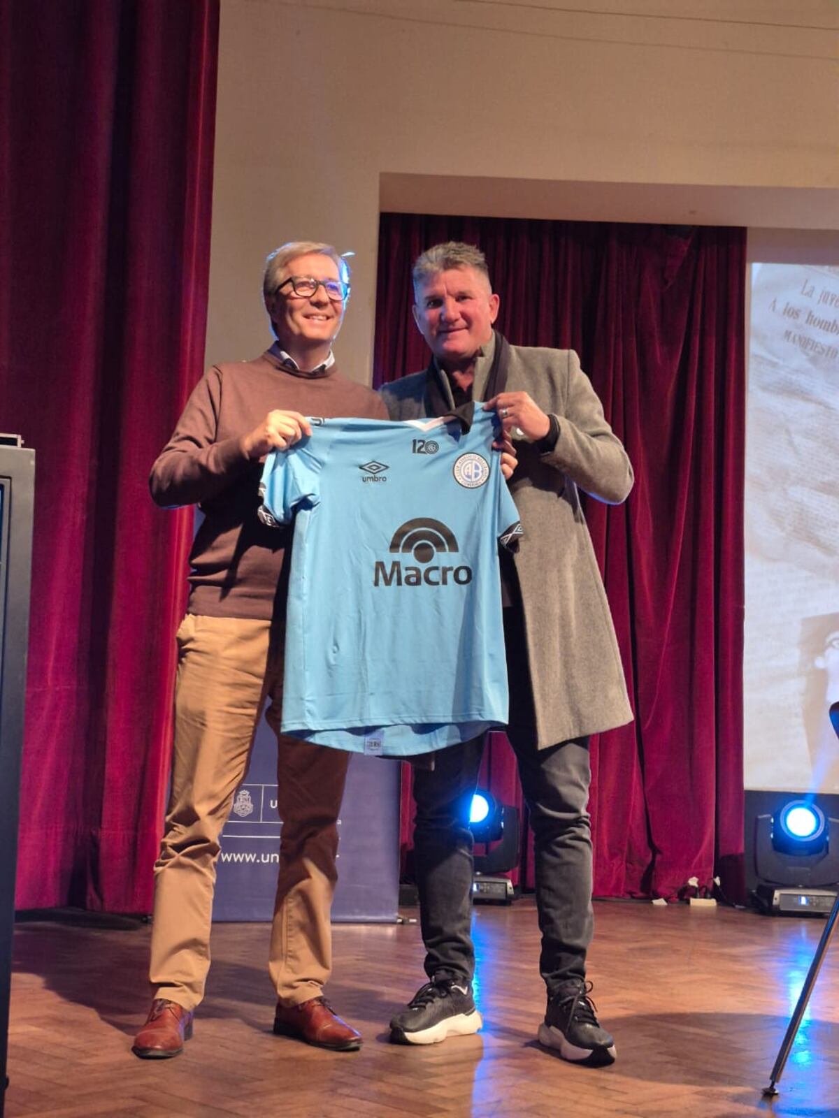 El Club Atlético Belgrano y la Universidad Nacional de Córdoba invitan a “LOS GIGANTES DE ALBERDI – Del Barrio más popular, para toda América, más de un siglo a la par”. Estuvo presente el presidente Luis Fabián Artime. (La Voz)