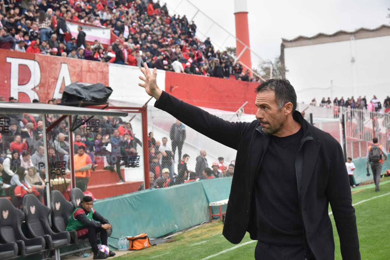 Diego Dabove sufrió segunda derrota desde que asumió en Instituto. (Ramiro Pereyra)