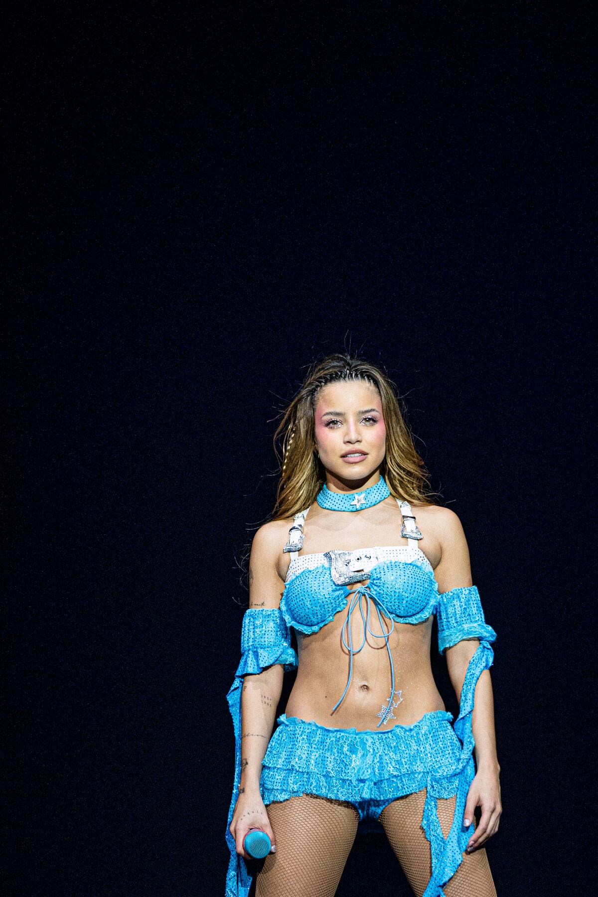 Emilia en su primer show en el Movistar Arena (Foto: @simon_canedo)