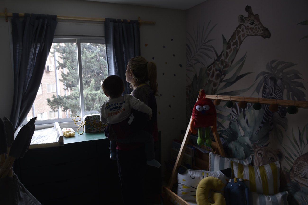 La mamá cordobesa de un niño nacido en Francia que la justicia ordena restituir a París (Ramiro Pereyra / La Voz)