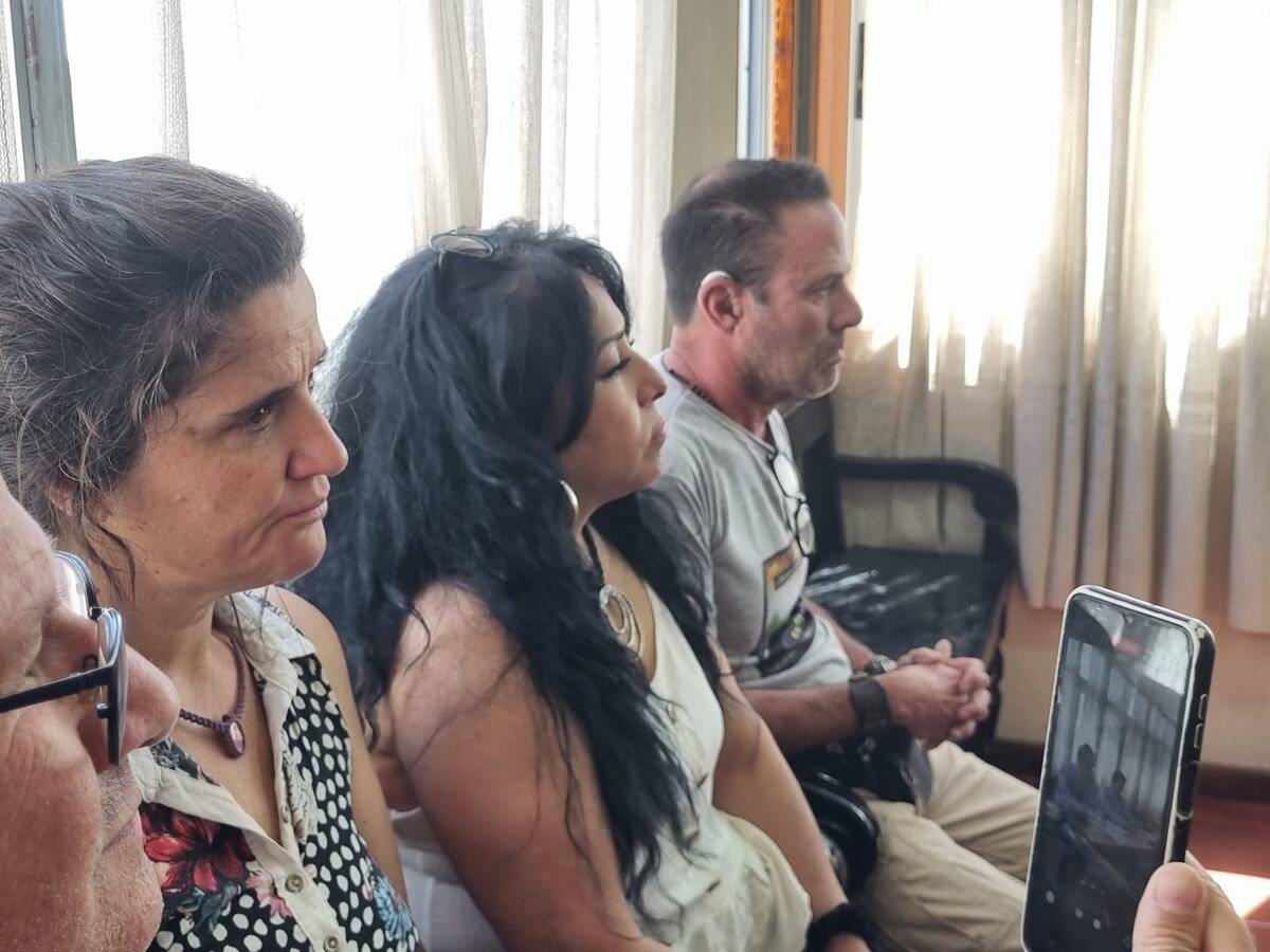 Nasia y Gustavo Álvarez, padres de Alexa, la menor que quedó parapléjica tras el choque en las Altas Cumbres.