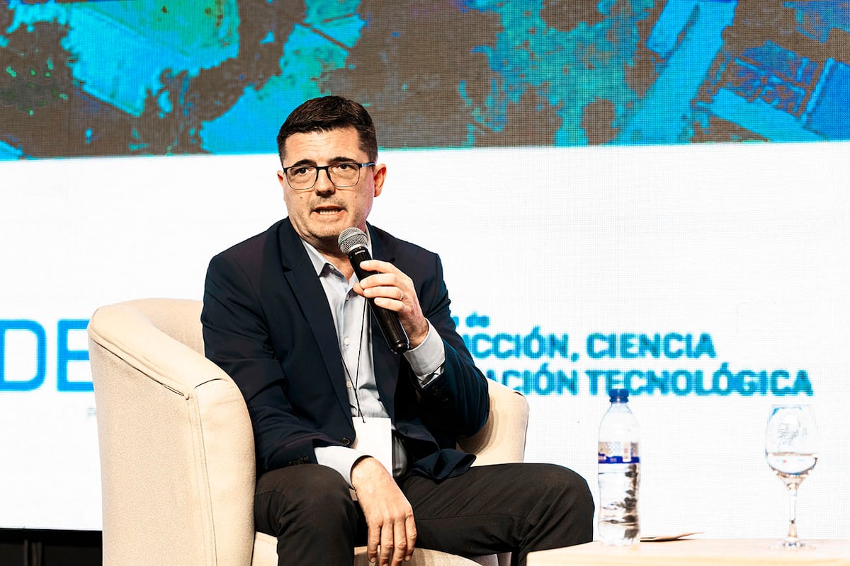Leonardo Beccaría, gerente del Parque Industrial, Tecnológico y Logístico San Francisco, exponiendo en la Expo Parques Industriales Córdoba 2025.