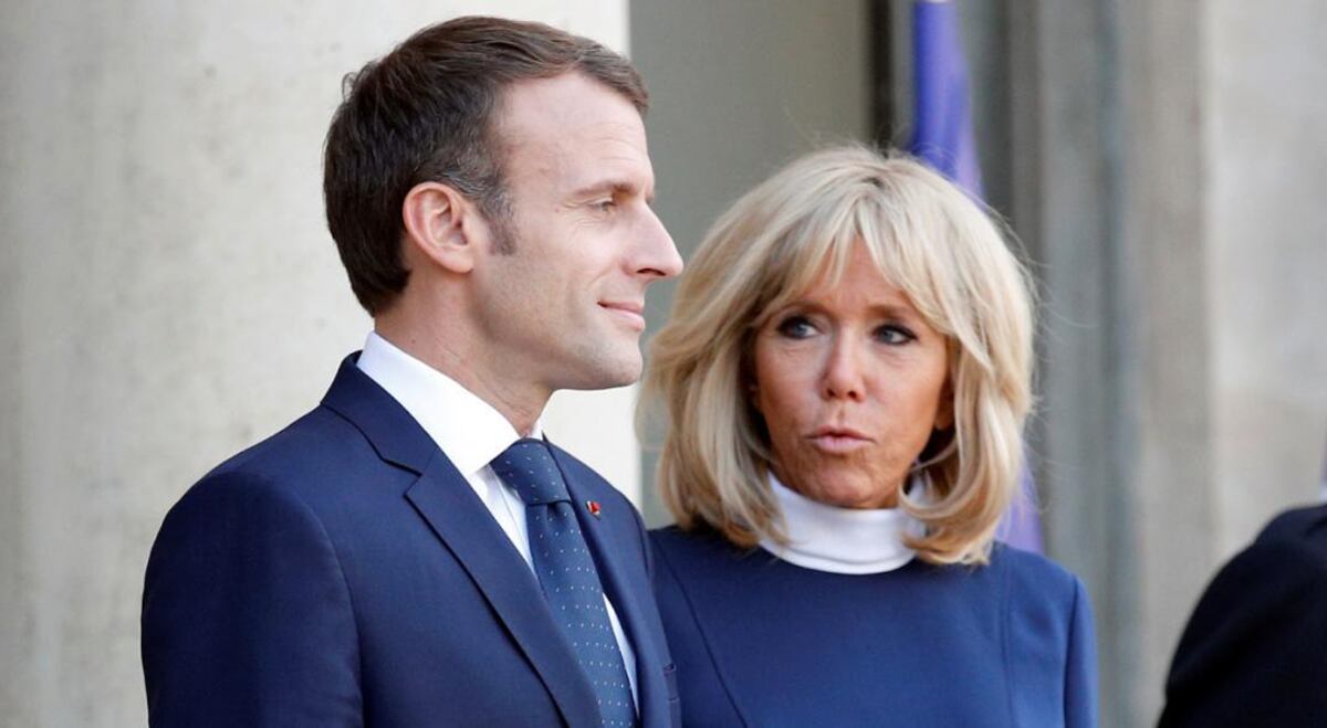 Emanuel Macron y su esposa Brigitte.