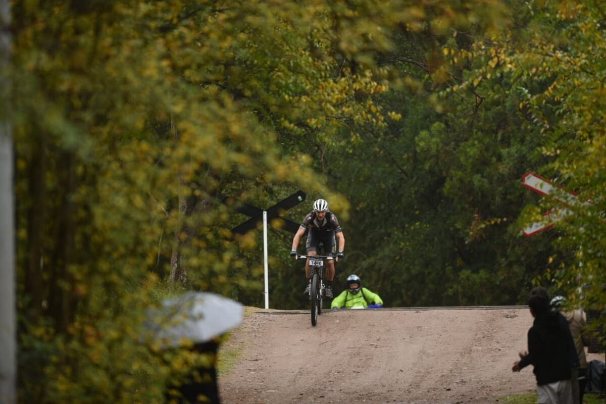 Desafío Río Pinto, día2. La competencia más convocante de MTB a nivel continental, con una inscripción de 5500 participantes, un récord histórico. (La Voz)