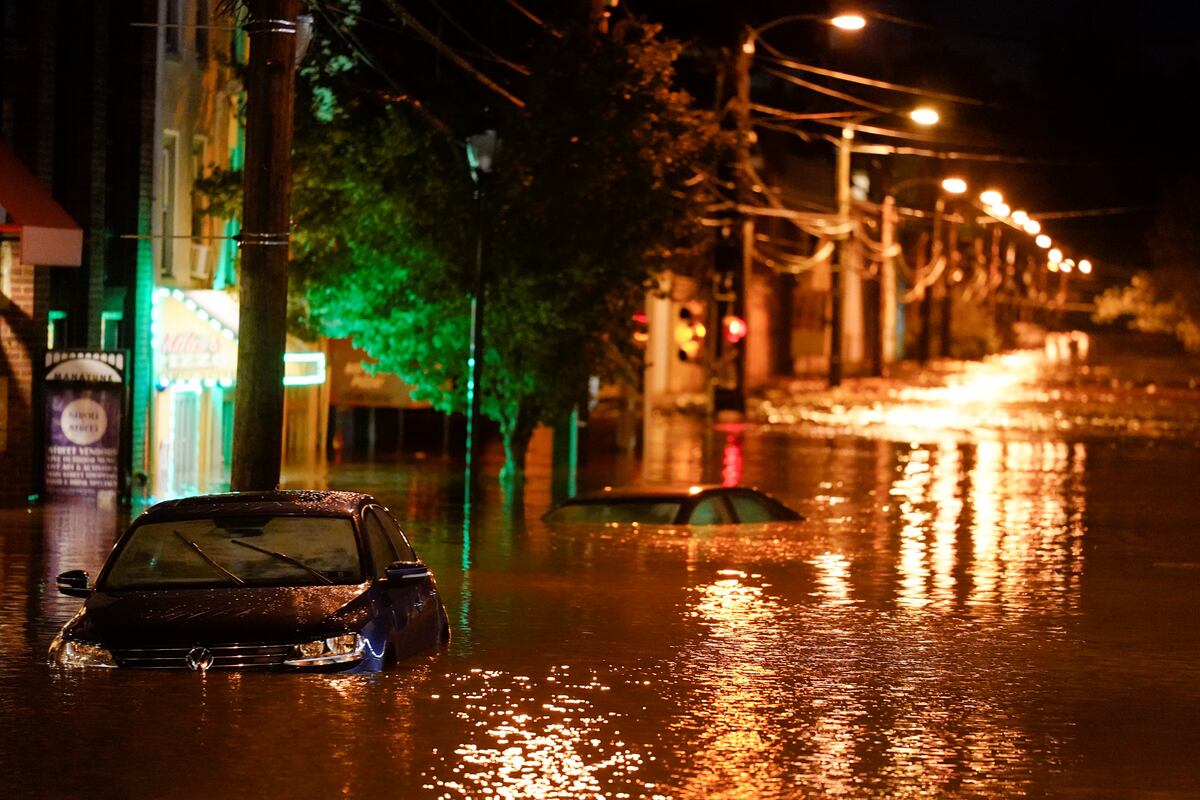 Los estragos del Huracán Ida en Estados Unidos. (AP Photo/Matt Rourke).