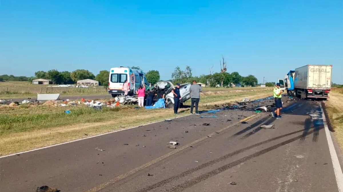 Tres hombres murieron en el acto en un choque frontal ocurrido este viernes en Ruta 18, Entre Ríos.