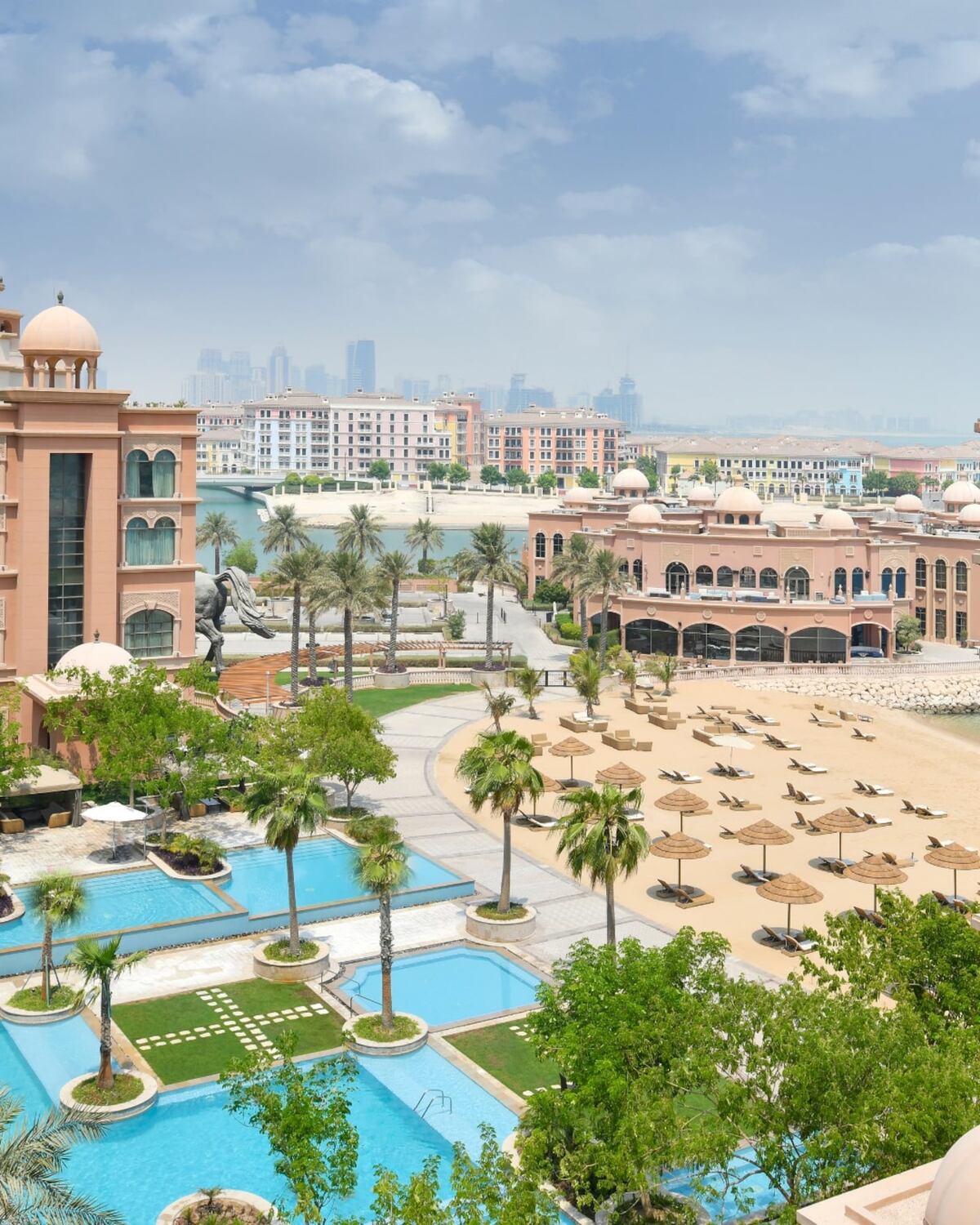 Playa privada y habitaciones de lujo: el lujoso hotel que eligió la selección argentina por la Finalissima. (Sitio web oficial hotel Kempinski)