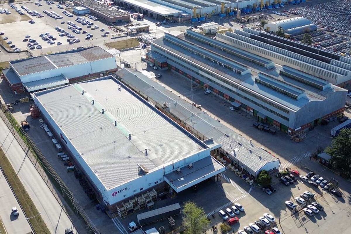 Ucoma I colinda con la fábrica Fiat (Stalantis) y cuenta con todos los servicios industriales.