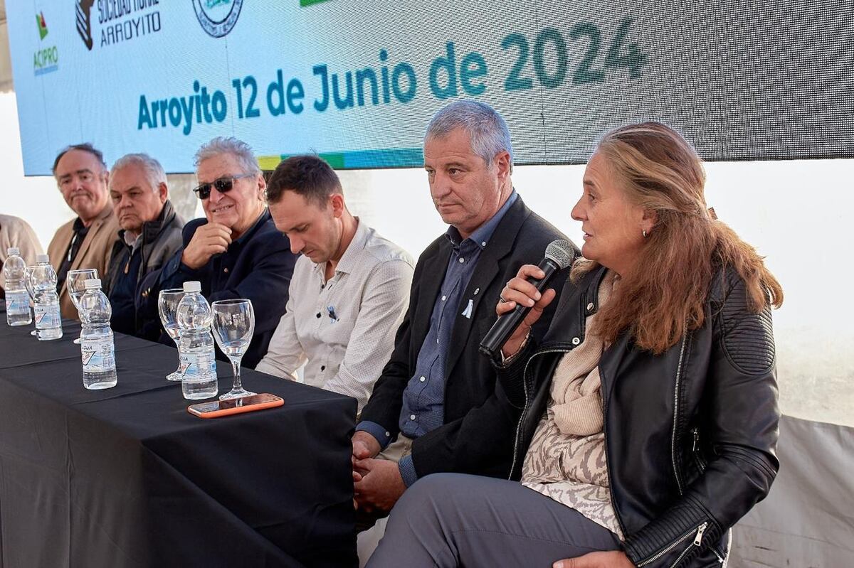 Las rurales del Arco Noroeste de Córdoba se reunieron en el marco de la inauguración de la sede de la Sociedad Rural de Arroyito. (Prensa SRJM)