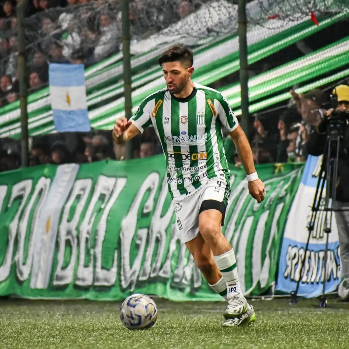 Juan Pablo Zárate, el cordobés que fue el máximo goleador del año en el fútbol argentino. (Prensa Excursionistas).