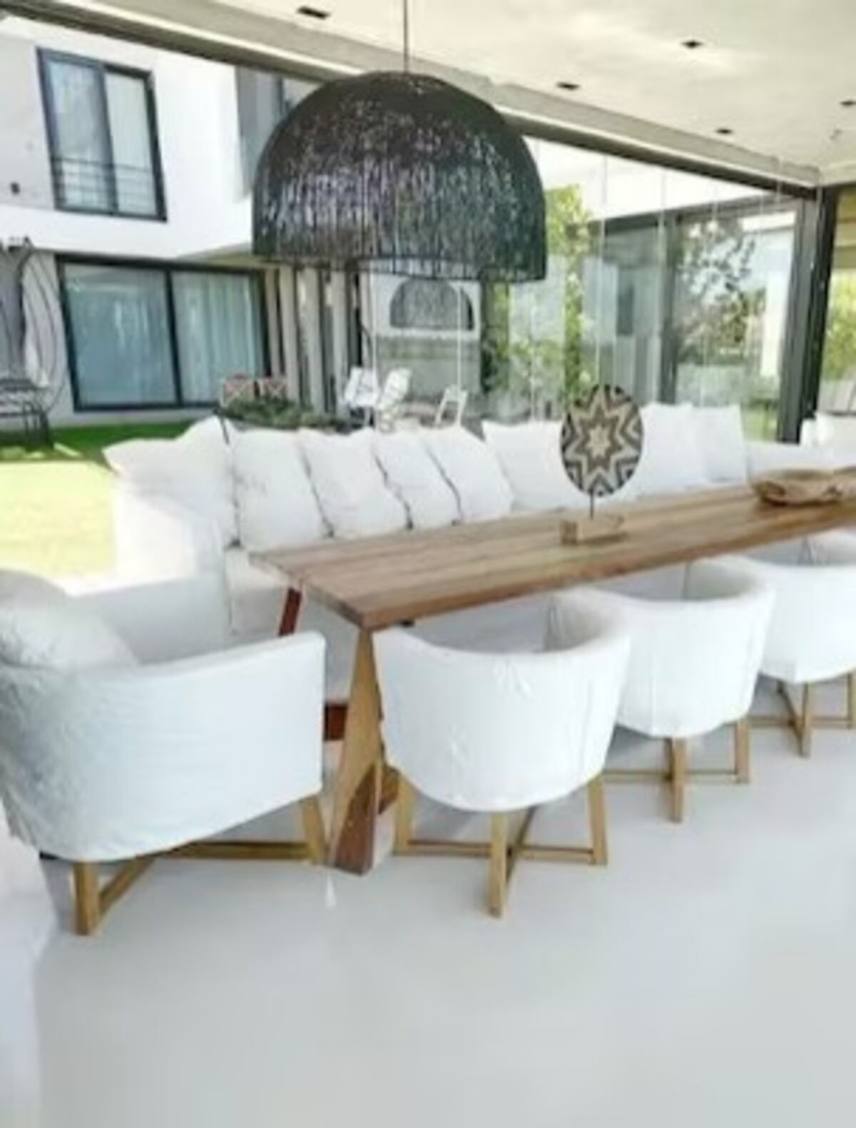 Pampita pone en venta su mansión de Nordelta por una cifra millonaria: cómo es la casa que hoy alquila Marcelo Tinelli