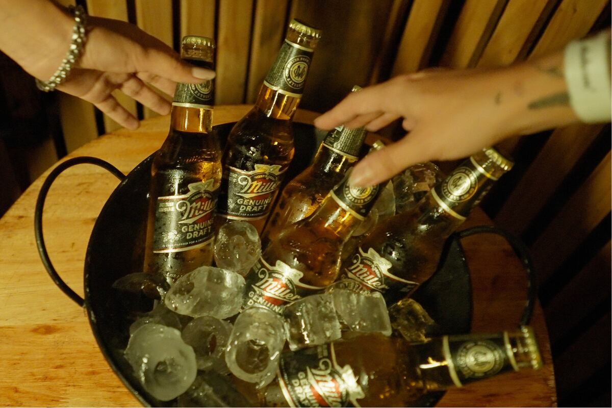 El sunset buscaba promocionar la cerveza Miller Genuine Draft.