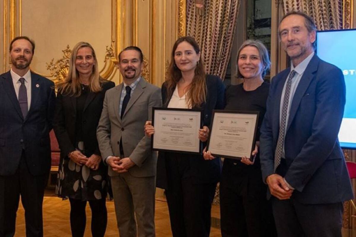 Elangeni Gilbert, en la foto la segunda a la derecha. 