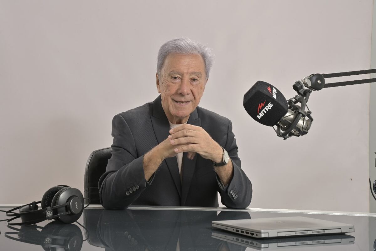 Juan Alberto Mateyko, conductor de "La movida de la noche", en Radio Mitre Córdoba.