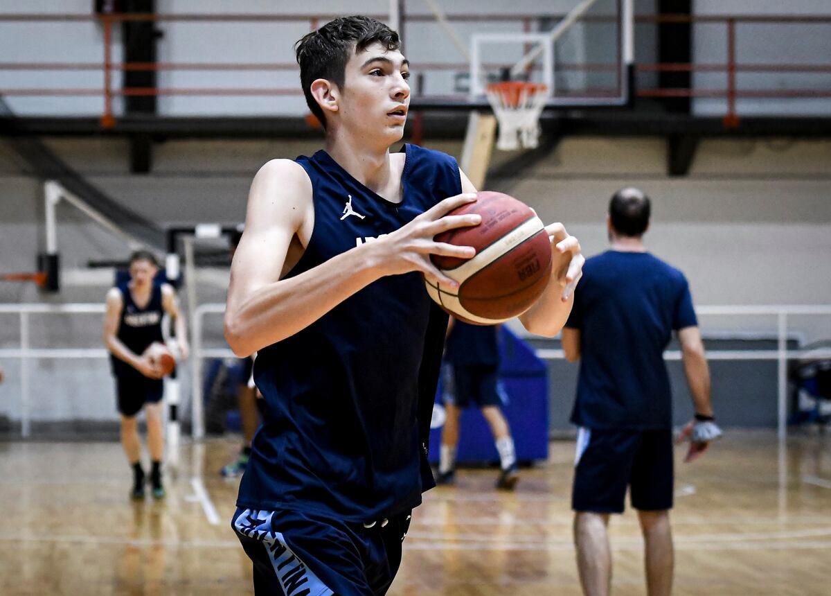 De 2,08 metros, Iván Prato de Unión Central de Villa María, es uno de los cordobeses en la selección U15. (Prensa Cab)