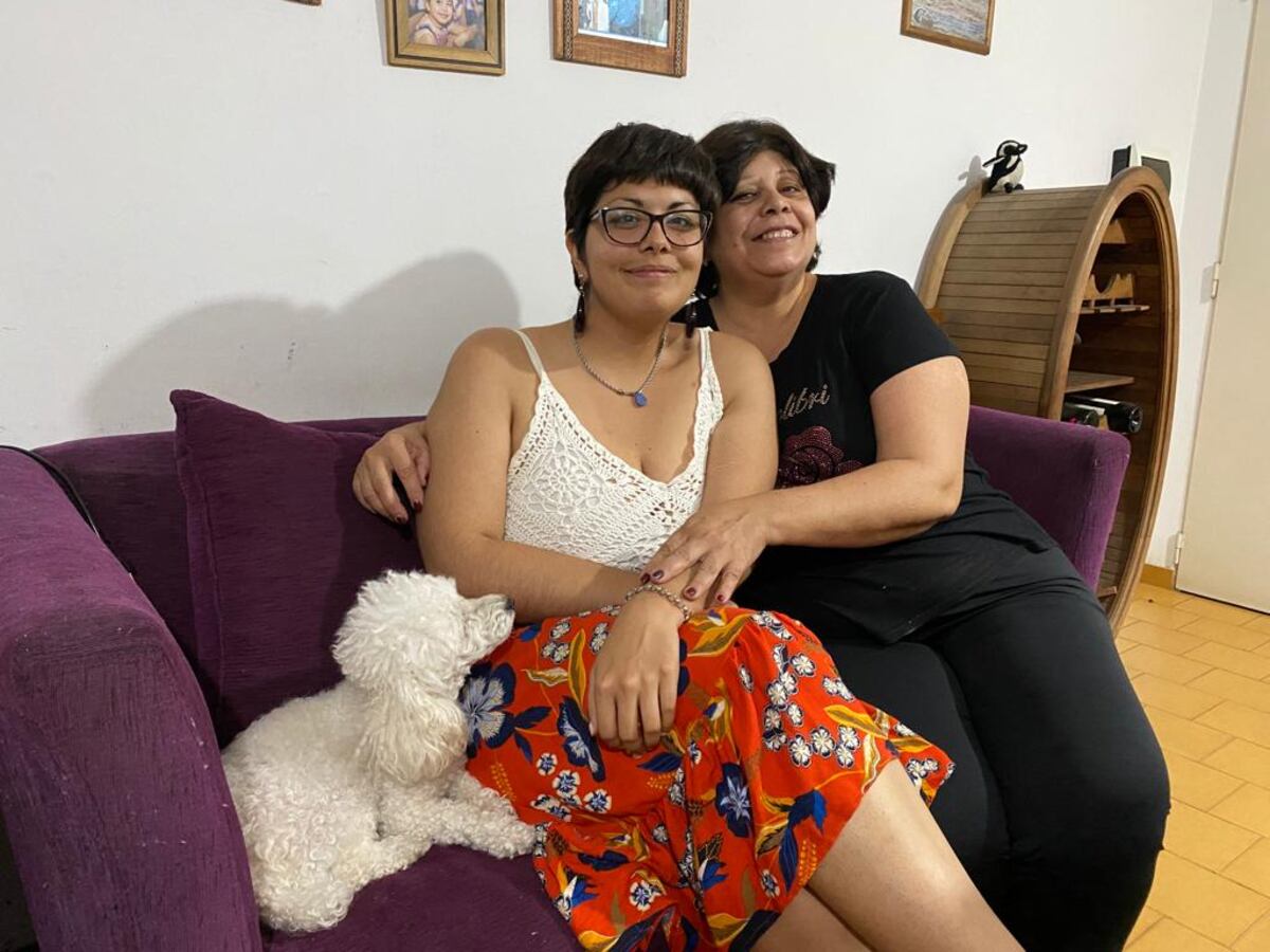 Belén junto a Mónica, su madre. (La Voz)