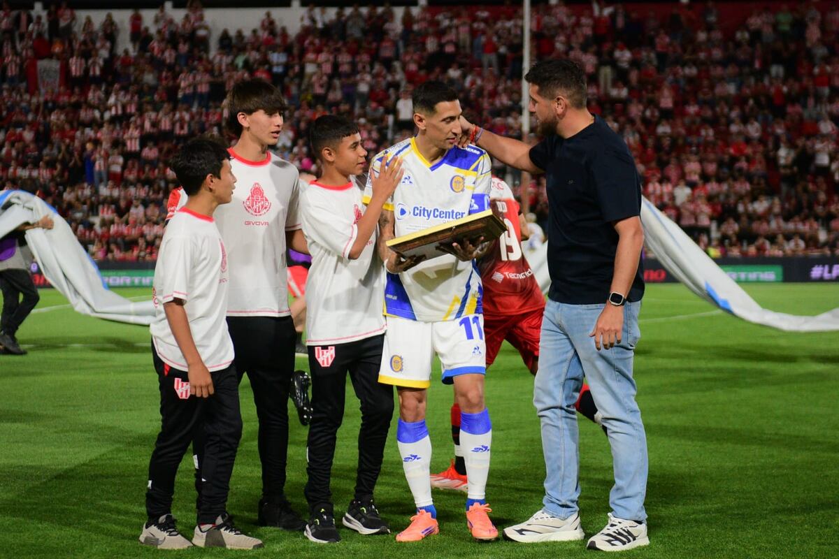 Instituto ante Rosario Central, con Di María. (José Gabriel Hernández / La Voz).