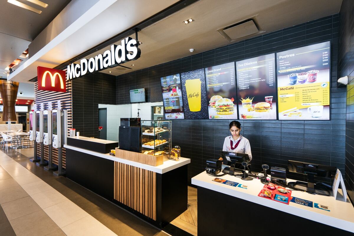 Renovación de local de McDonald´s en Córdoba Shopping.