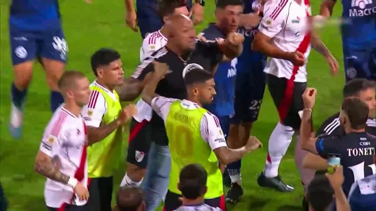 El escandaloso final en el último Independiente Rivadavia vs. River que se jugó en Mendoza. (Captura)