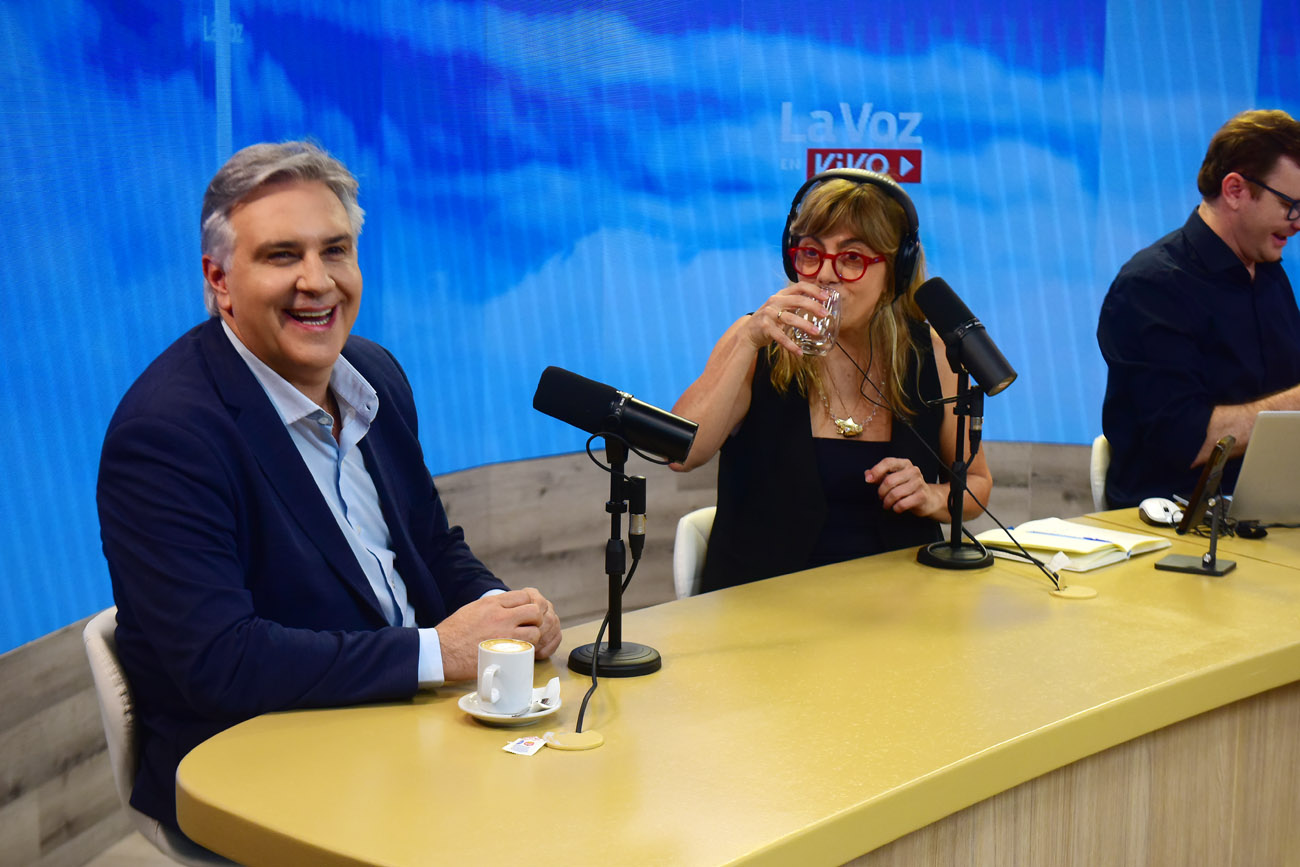El gobernador Martín Llaryora en la mañana del Streaming de La Voz en Vivo. (Nicolás Bravo / La Voz)