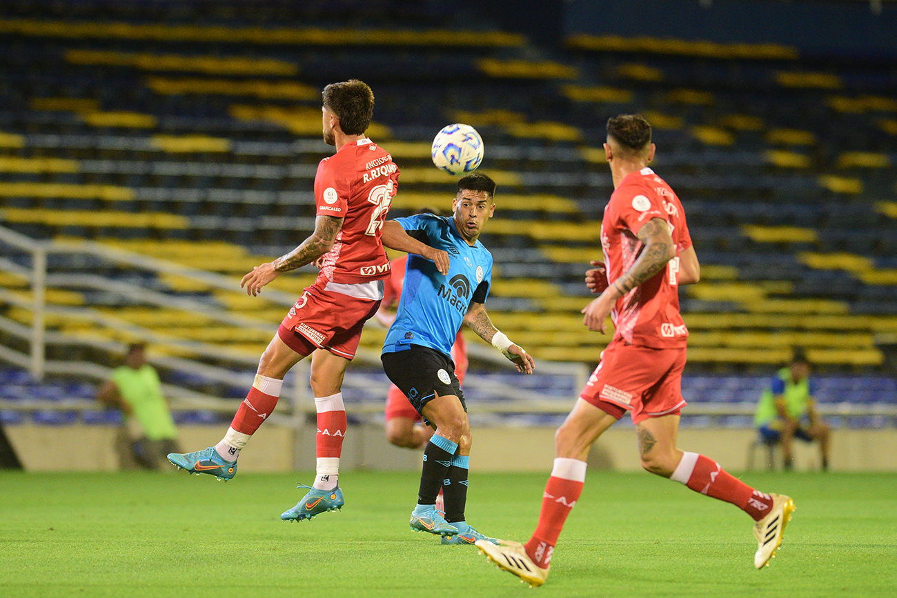 Nicolás "Uvita" Fernández, podría perder su lugar en el 11 inicial (José Gabriel Hernández / La Voz).