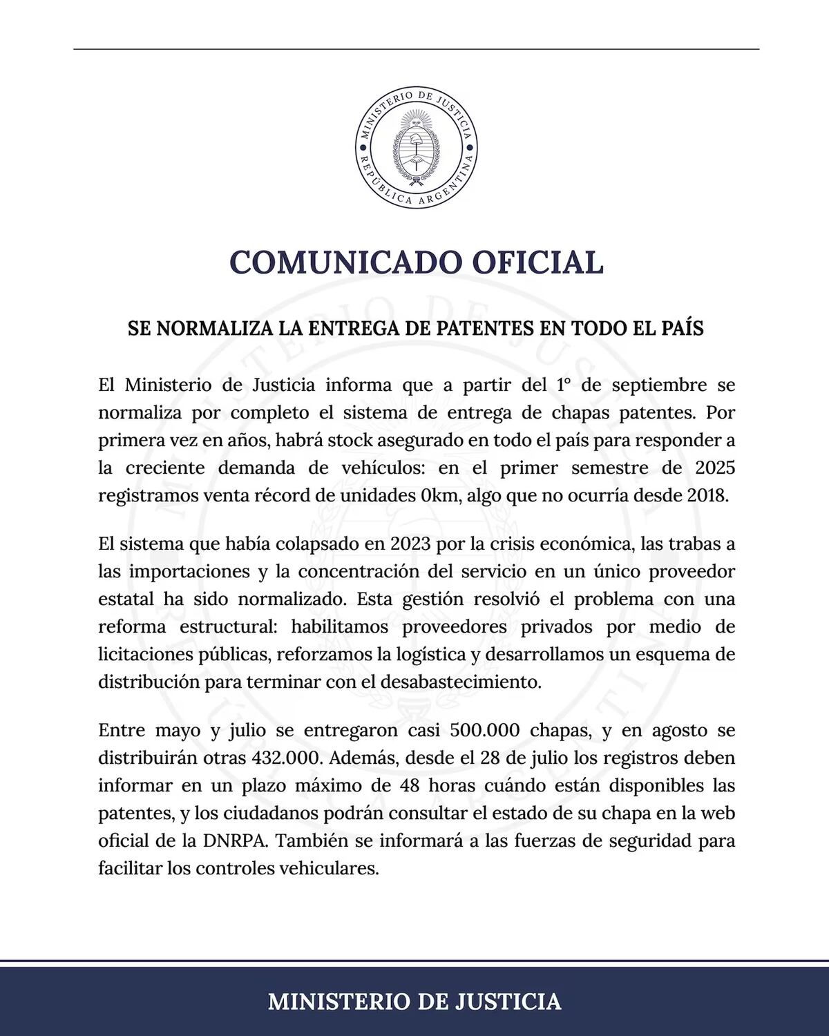 El Gobierno anunció que en septiembre se normalizaría la entrega de chapas patentes. (X)