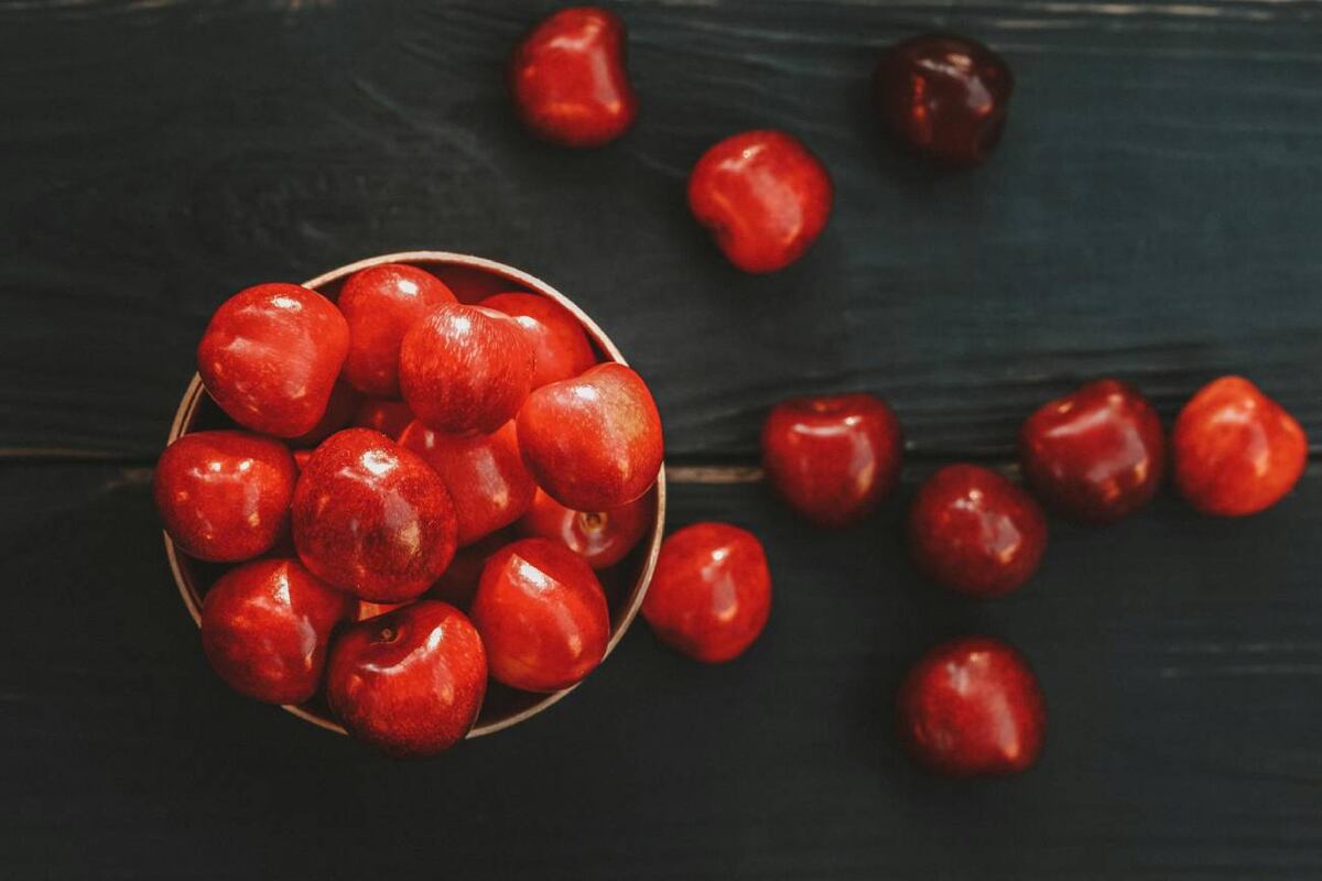 La acerola ayuda a la regeneración de tejidos dañados por quemaduras o lesiones, el favorecimientos de la cicatrización de heridas y la formación de colágeno. (Pexels)