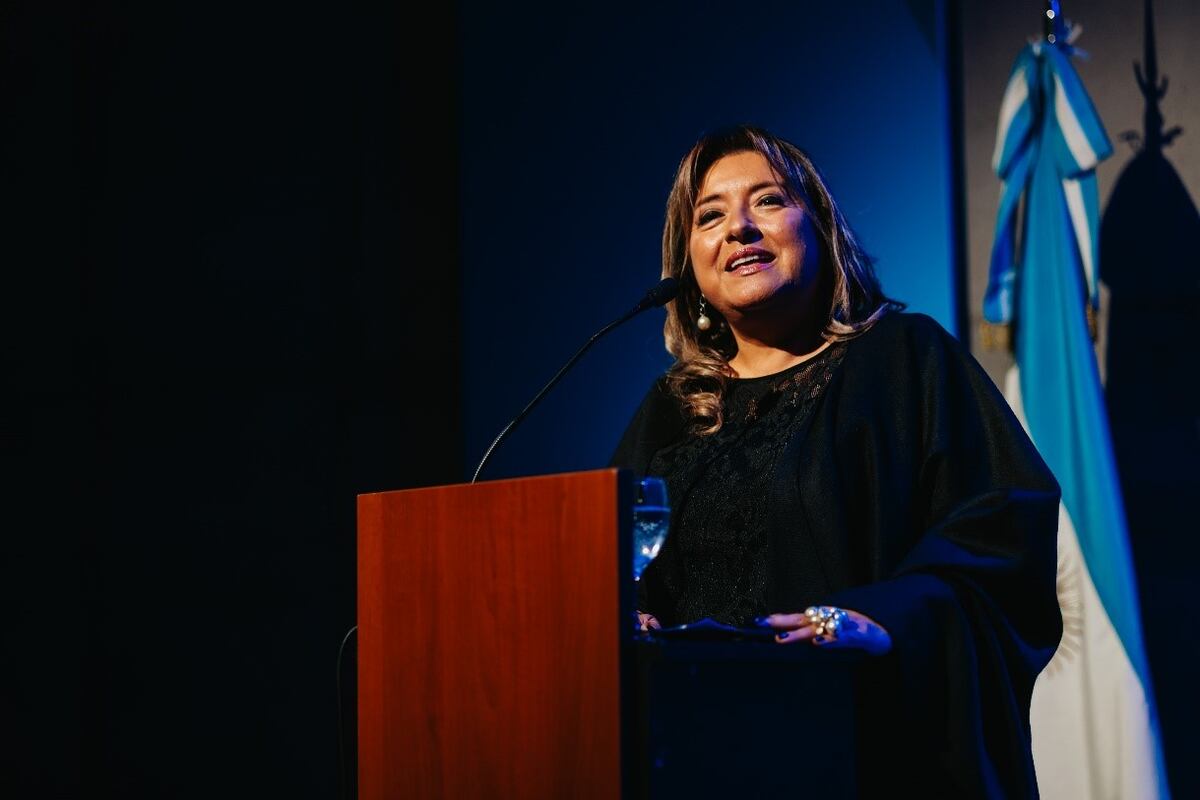 ANIVERSARIO. La presidente de la Fundación E+E Myriam Martínez, durante la celebración de los 20 años de la institución.(Gentileza)