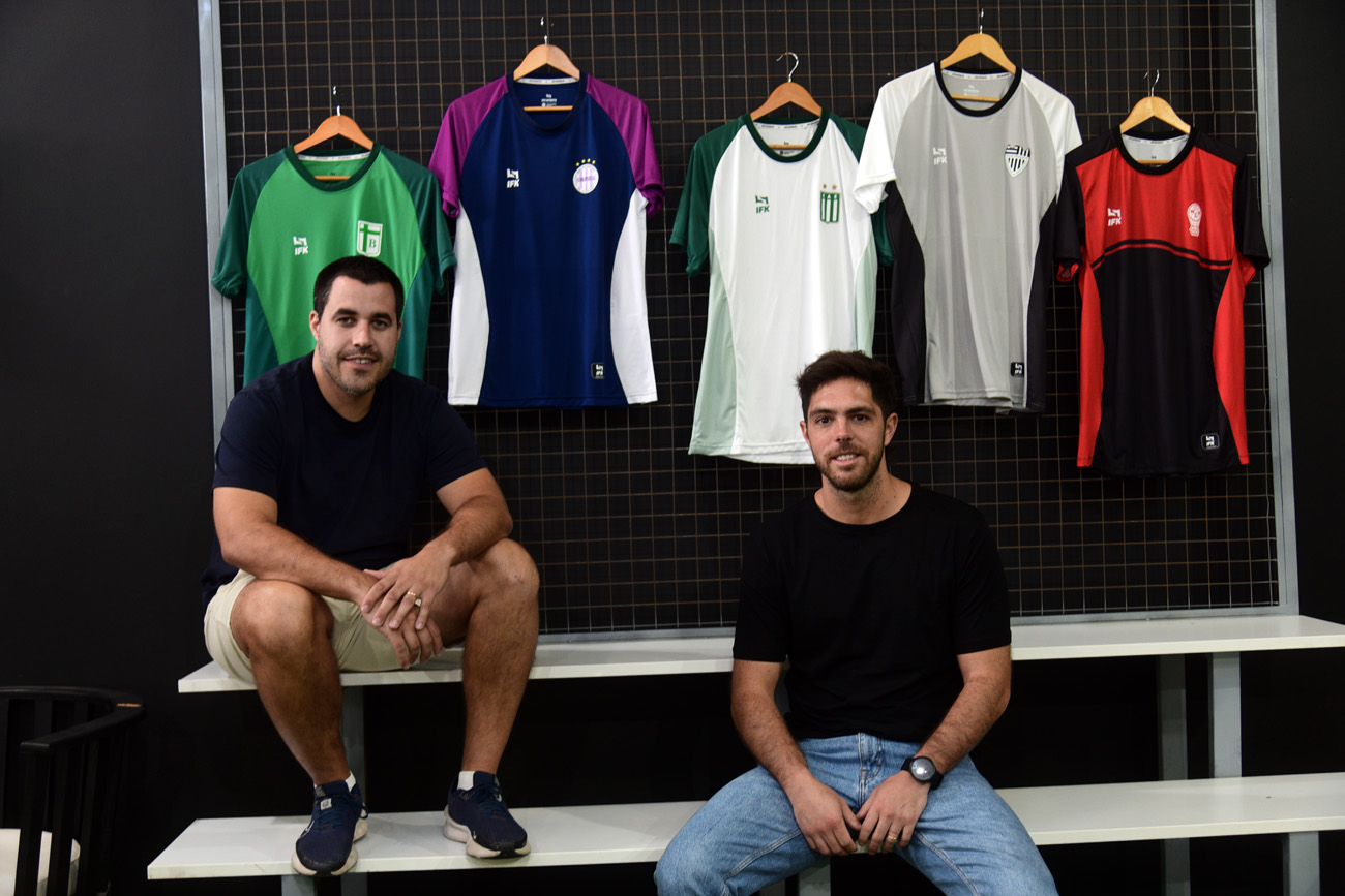 IFK Indumentaria Deportiva sigue atendiendo a clubes y equipos chicos, pero con un volumen mínimo de producción. (Ramiro Pereyra / La Voz)
