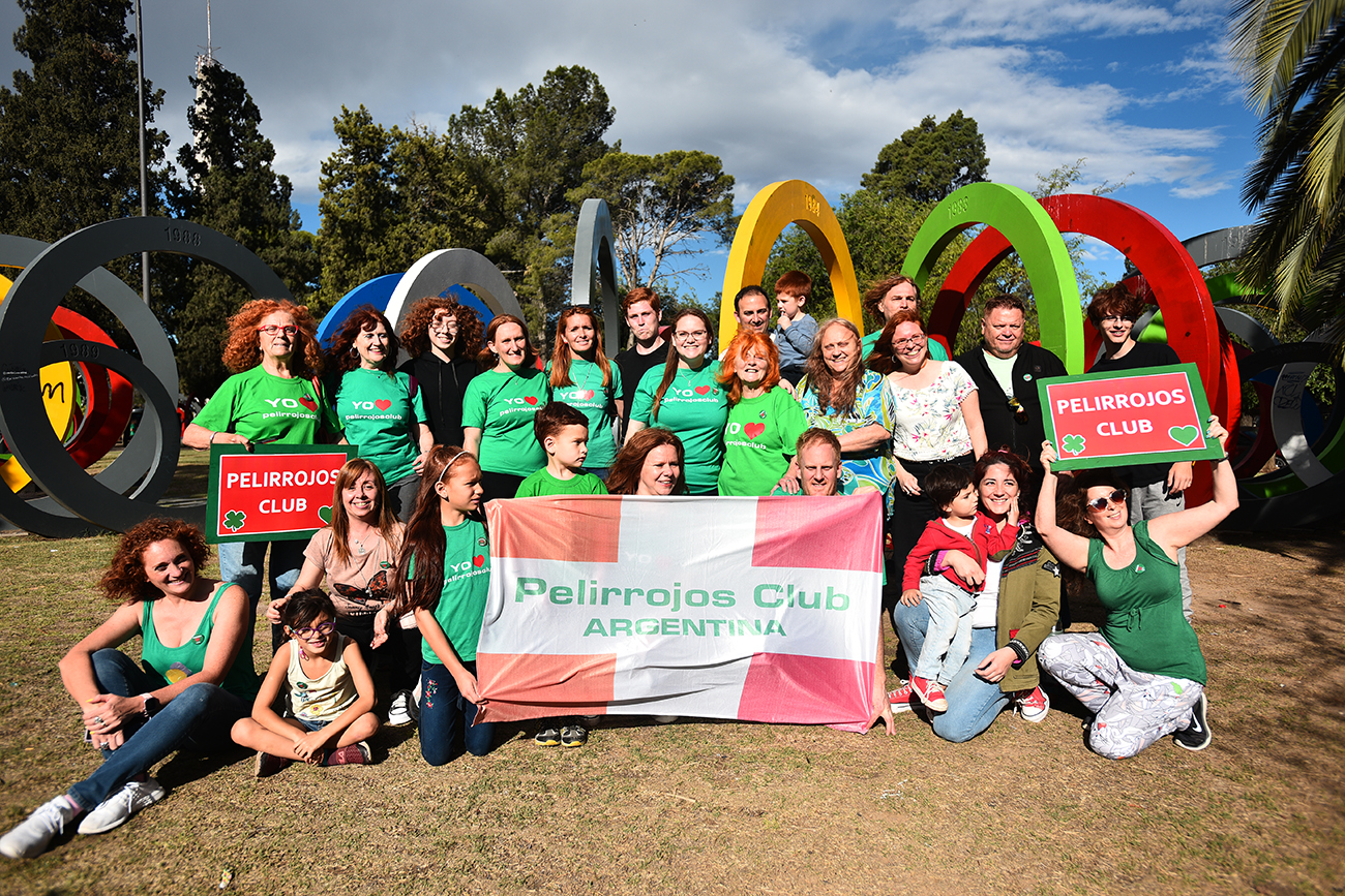 Reunión de club de los pelirrojos en la plaza del bicentenario Foto: (Pedro Castillo / La Voz)
