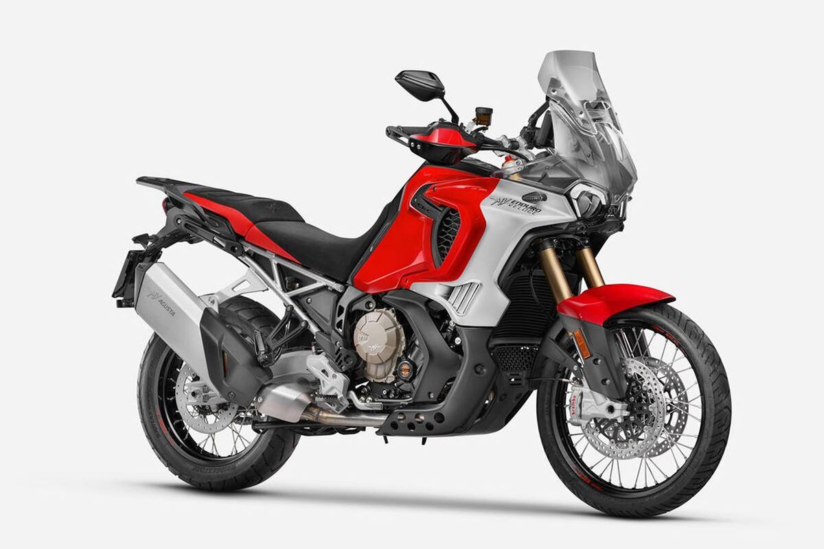 El motor es un tricilíndrico en línea, nuevo, de 931 cc de 124 CV y un torque de 102 Nm.