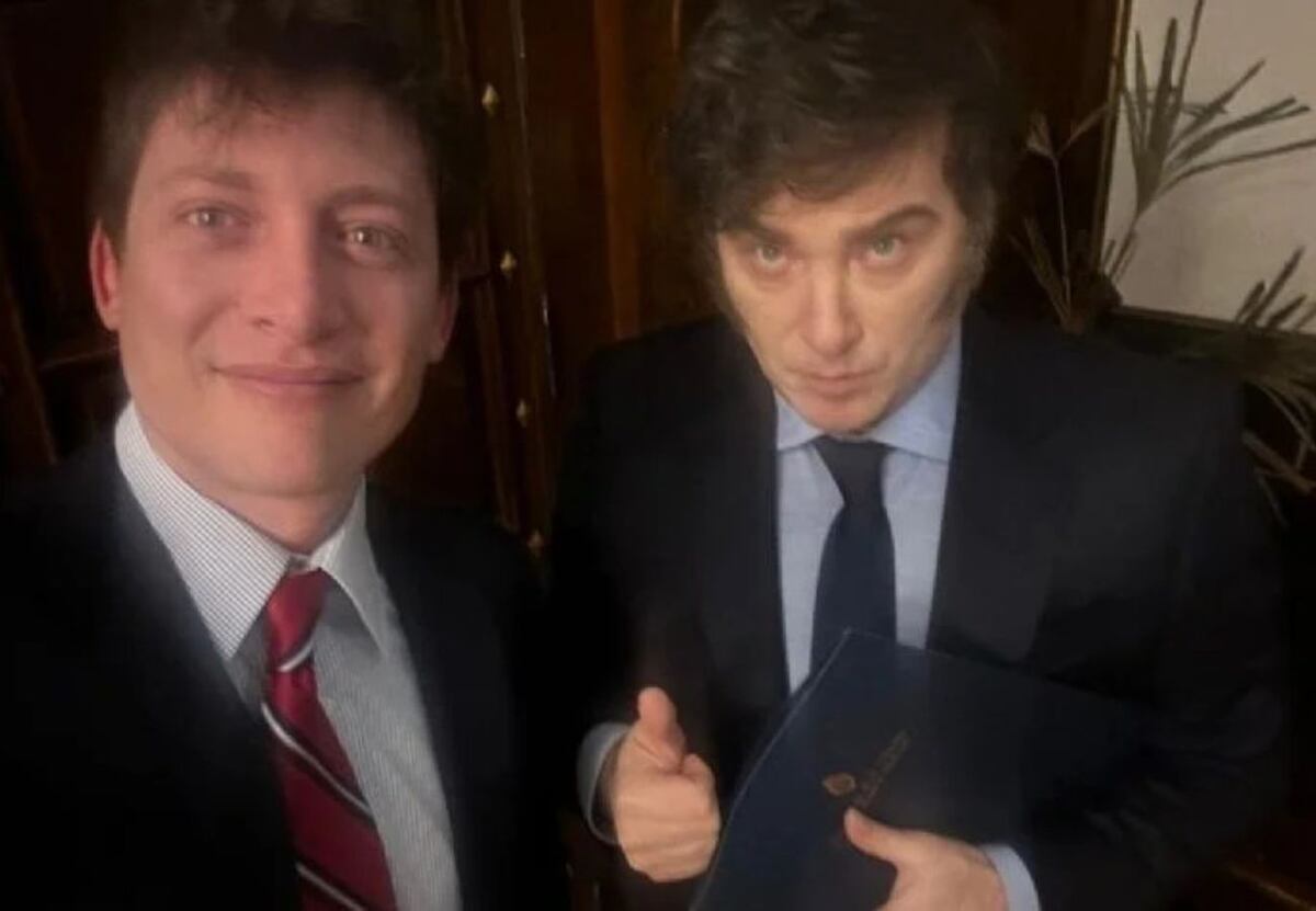 Santiago Caputo y Javier Milei.