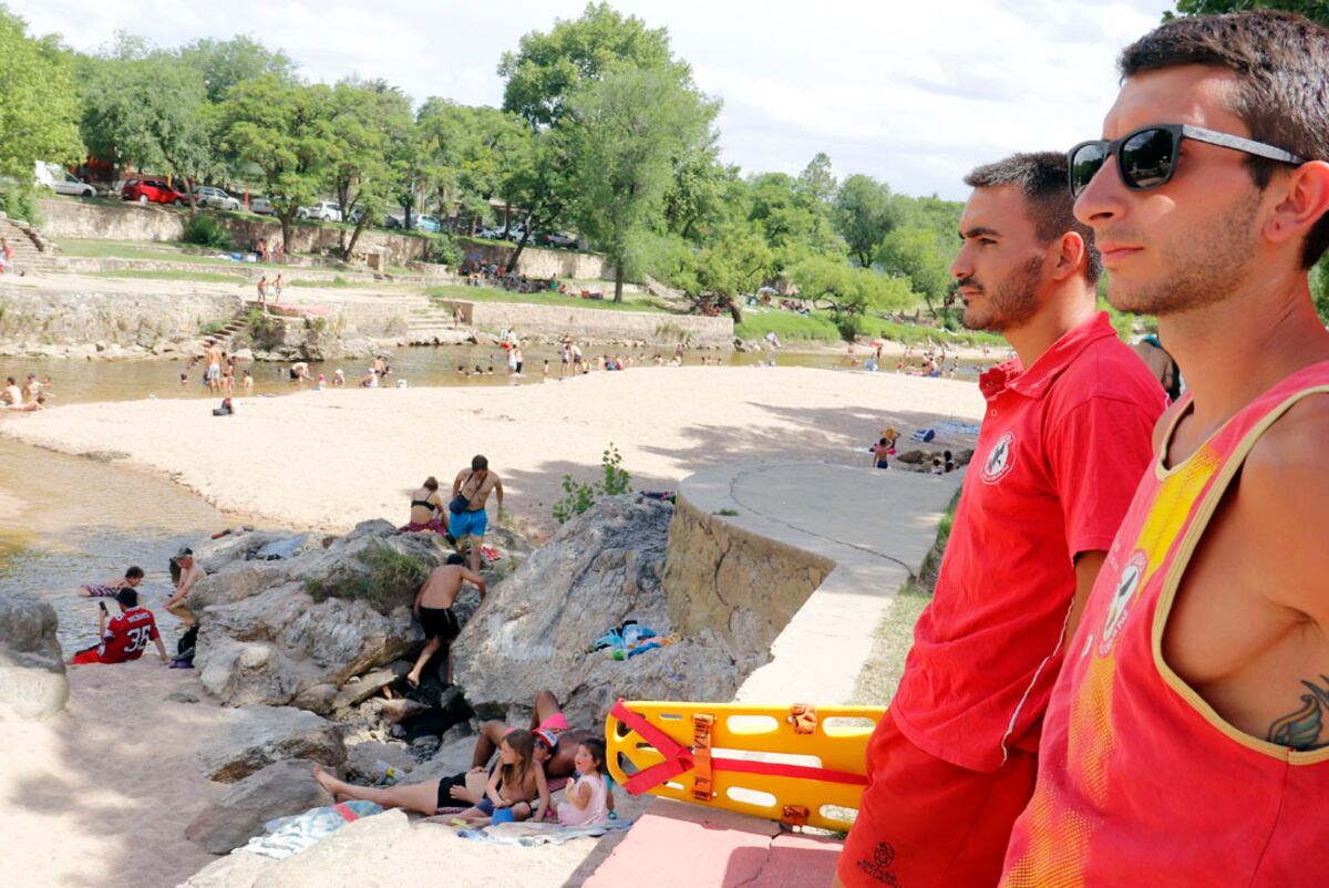 Guardavidas Carlos Paz
Las fotos fueron tomadas a lo largo del Río San Antonio, zona de la olla y el Fantasio
Yanina aguirre