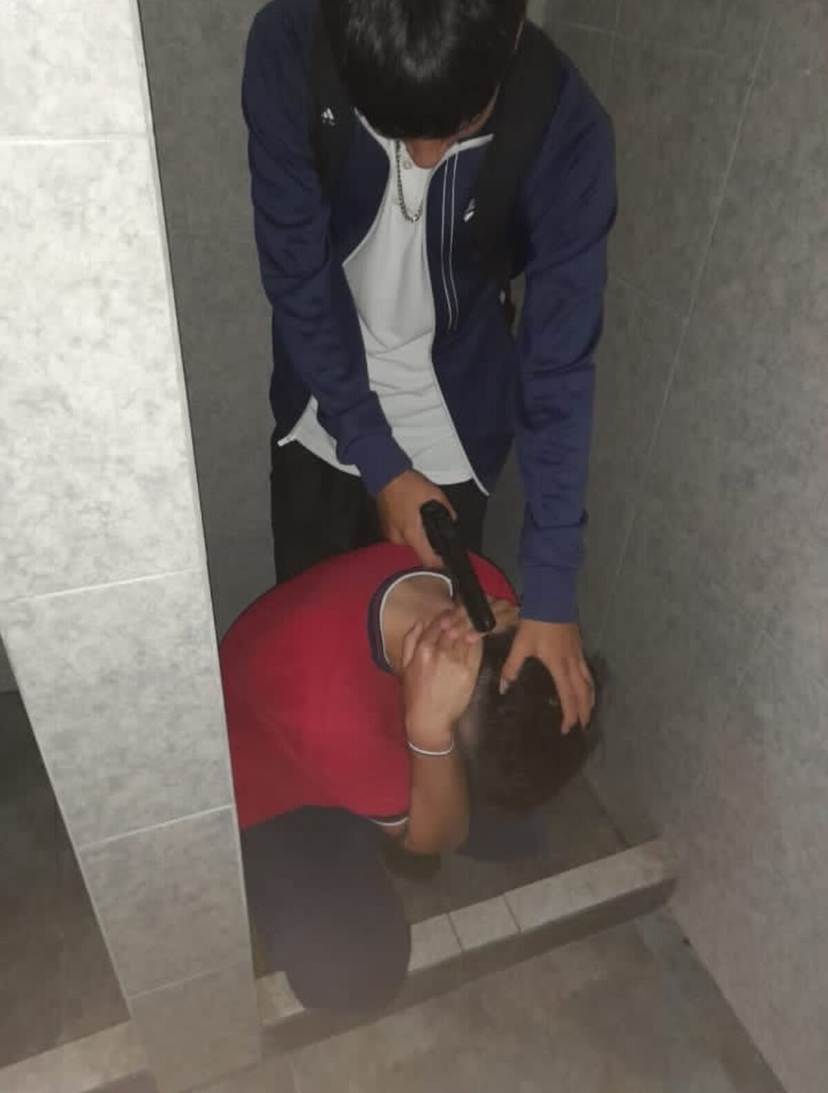 Adolescente llevó un arma de juguete a un colegio de Florencio Varela.