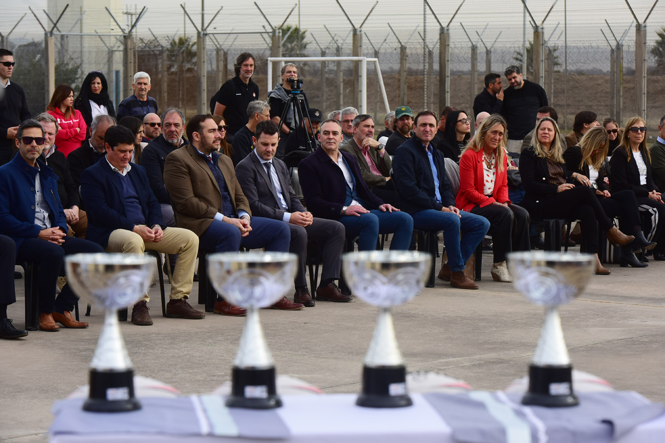 Torneo de rugby intercárceles en el penal de Bouwer. Internos de Córdoba, Río Cuarto, Cruz del Eje y San Francisco se enfrentan en un torneo amistoso entre los cuatro establecimientos carcelarios. (Nicolás Bravo / La Voz)