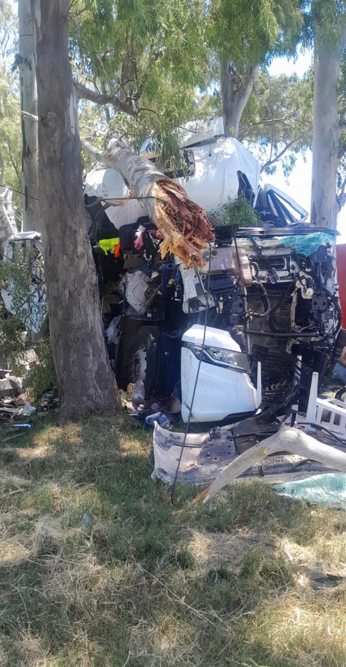 Un camionero alcoholizado despistó en Ruta 7 y terminó internado en Laboulaye (Foto: Policía de Córdoba)