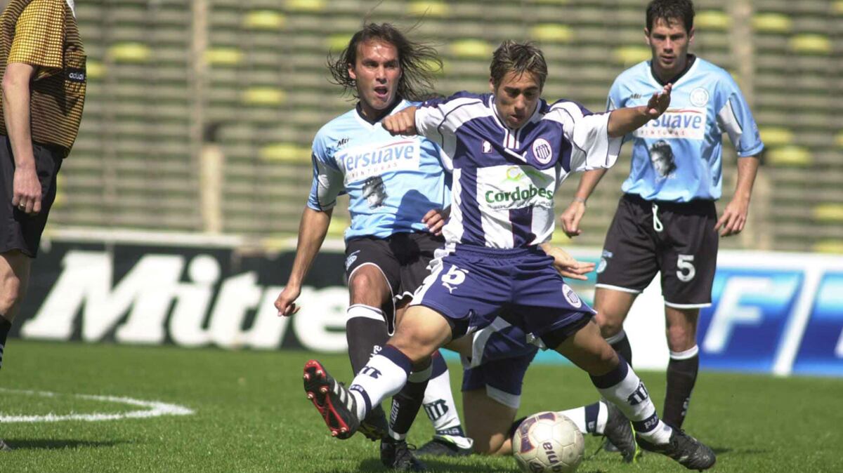 Giménez durante un clásico ante Belgrano en 2003 (Foto: Archivo / La Voz).