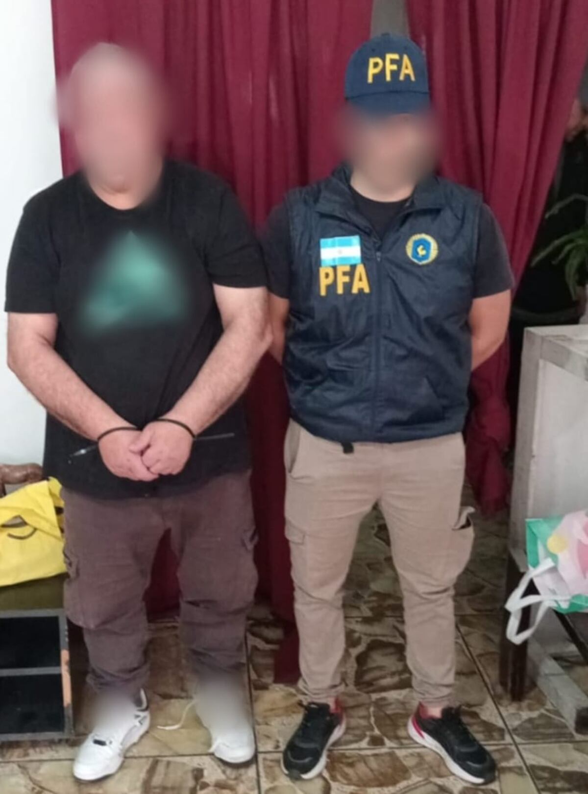 Detenidos y secuestro de dinero falso. (PFA)