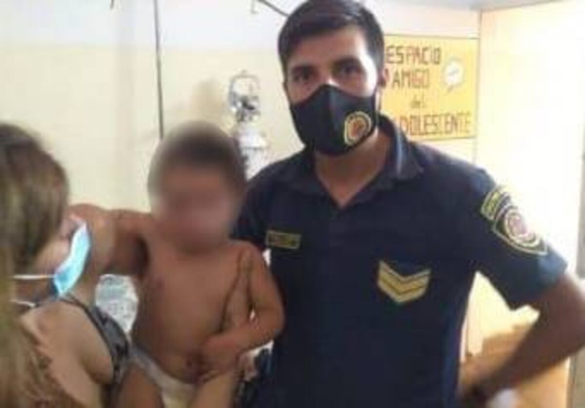 La Falda. Policías reanimaron a una nena que se había ahogado (Policía de Córdoba).