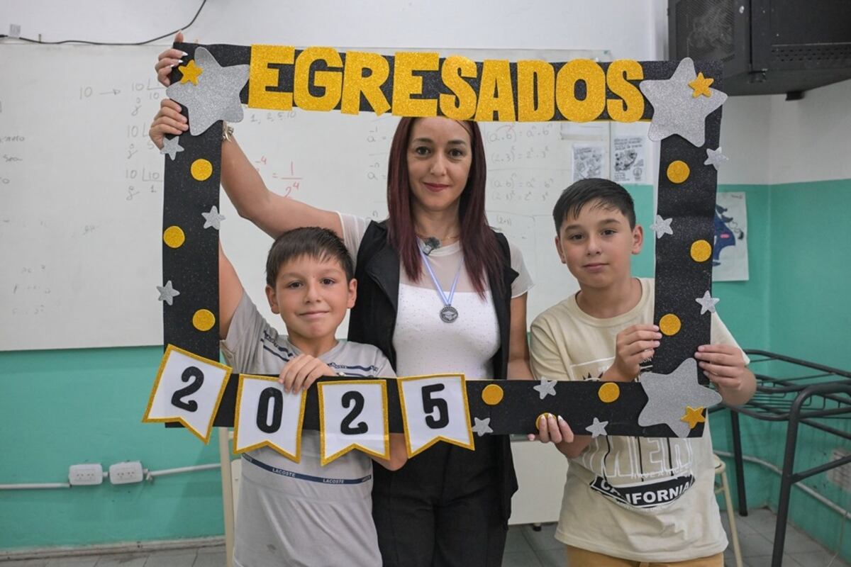 Egreso en el CENMA Profesora María Saleme de Burmichón de Córdoba Capital.
