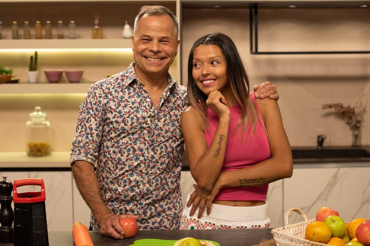 Lucas Galán y Emi Sánchez en "Justo al mediodía Mundial".