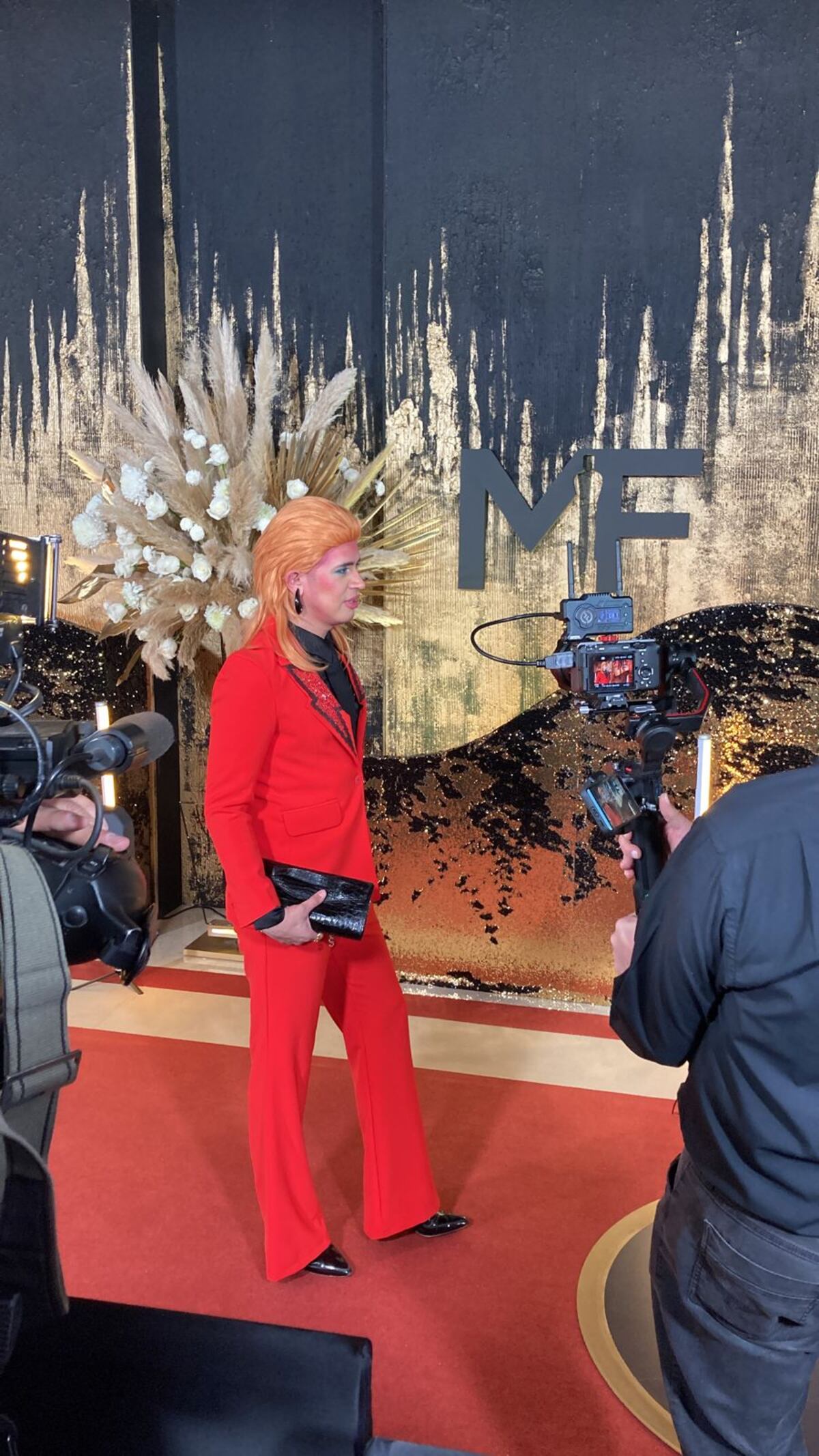 Santiago Artemis vestido como David Bowie. (Foto: VOS)